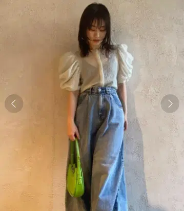 턱 퍼프 볼륨 슬리브 블라우스
