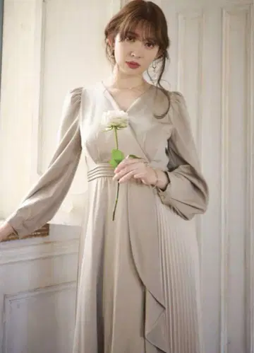 herlipto Mayfair Ruffled Dress 베이지 브라운