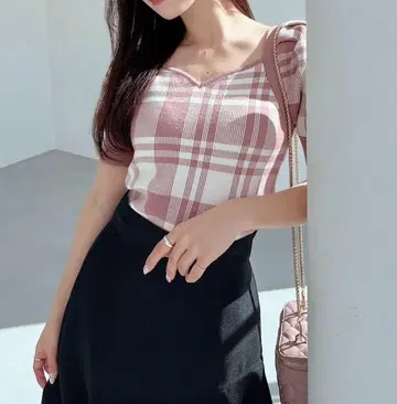 RESEXXY 하트넥 래글런 니트탑 핑크