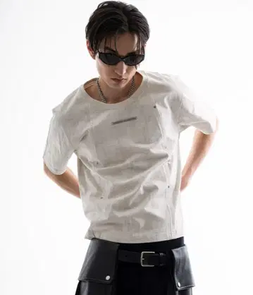 JL 리벳 티셔츠 아이보리 제인트 루이스