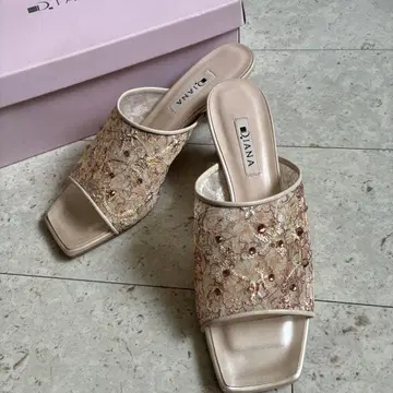 DIANA 뮬 샌들