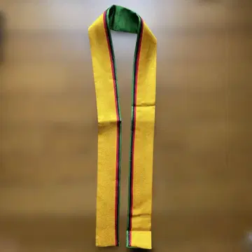 이치쿠라 겹 카라 겨자색