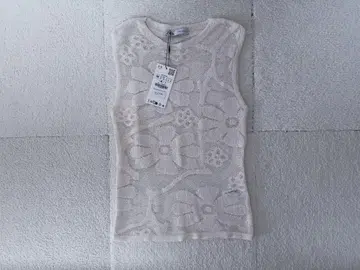 zara 꽃무늬 슬리브리스 상의