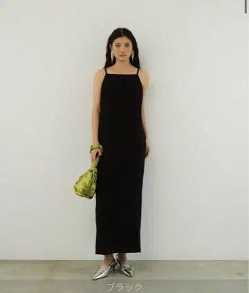 커팅 커브 드레스