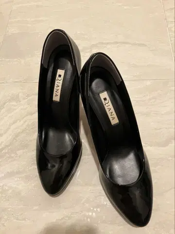 DIANA 블랙 하이힐 8cm