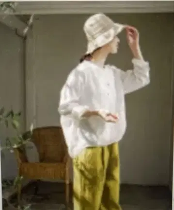 DOORS 린넨 백 턱 풀오버
