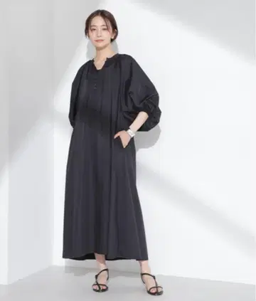 택 포함 새상품 나노 유니버스 볼륨 개더 원피스 블랙