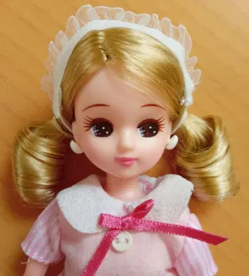 리카짱 웨이트리스