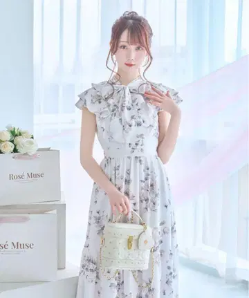 Rose Muse rose print flare dress 화이트