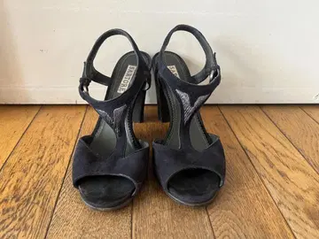 '사토레' 샌들 36(23cm) 스웨이드 네이비(네이비 컬러)