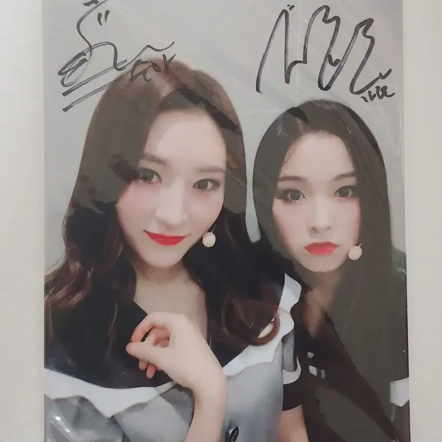アイドル Dreamcatcher Yoohyeon signed WOOP poster Dreamcatcher Yoohyeon signed WOOP poster