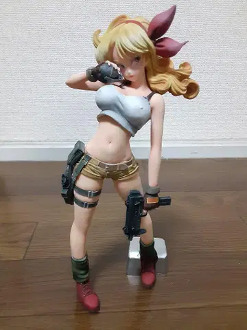 드래곤볼 런치 피규어