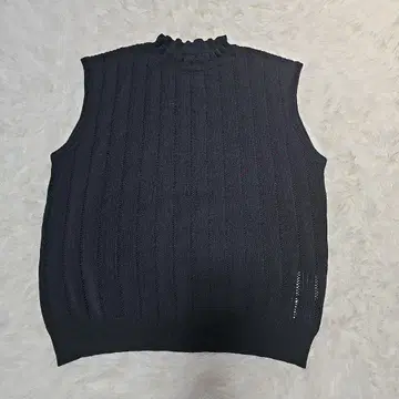 ROPE' 슬리브리스 니트