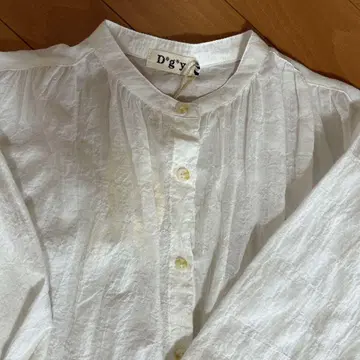 D'gy 화이트 밴드 카라 셔츠 주름 가공