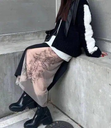 택 포함 새상품 melt the lady lily tattoo skirt
