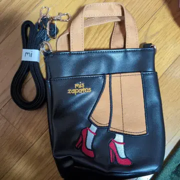 선착순 mis zapatos 자수 디자인 스마트폰 숄더백 미사용 새상품