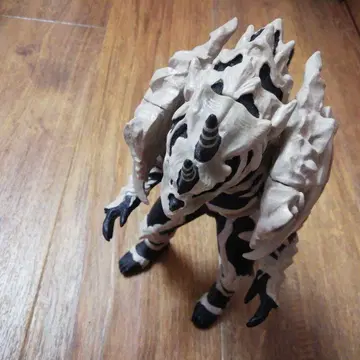몬스터 엑스 2004 약 25cm 특촬물 피규어 화이트 블랙