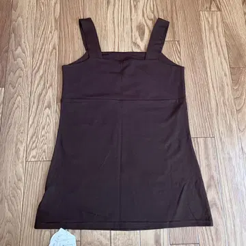 l'armoire de luxe 스퀘어 절개 탱크 브라운