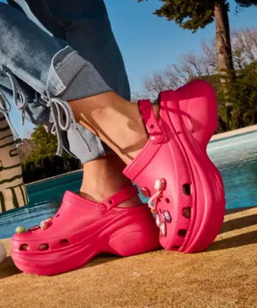 crocs 핑크 CLASSIC BAE CLOG 베이 크로그