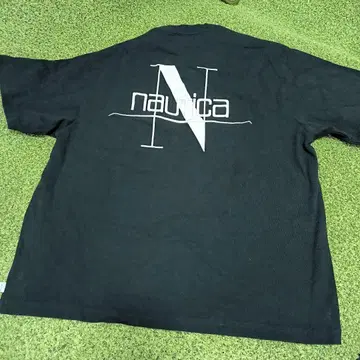 Nautica 블랙 티셔츠 가슴 포켓 부착