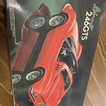 Dino 246 GTS 프라모델 키트