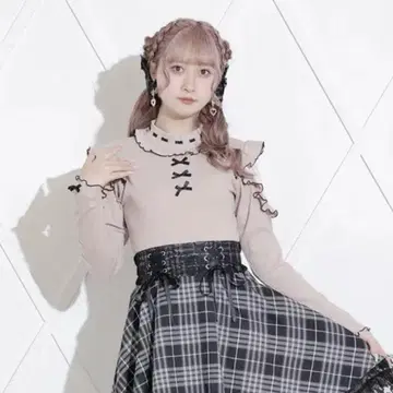 noemie 오픈 숄더 레이스 프티 하이 티셔츠 상의 노에미