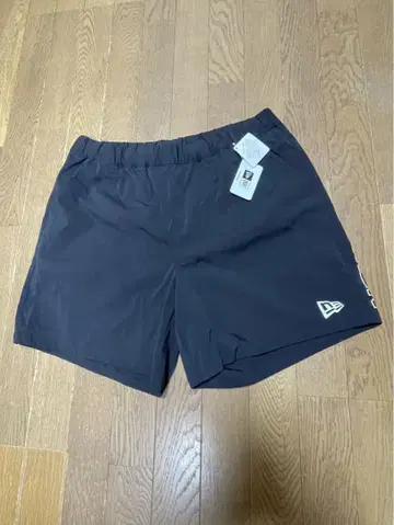 새상품 뉴에라 NEW ERA 숏팬츠
