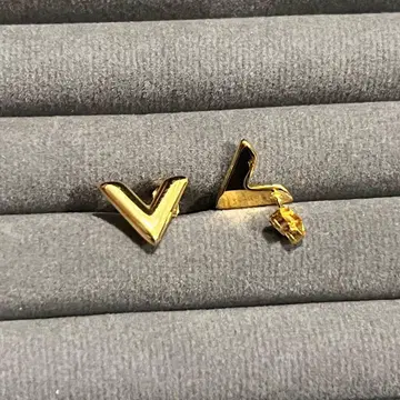 골드 V자형 귀걸이