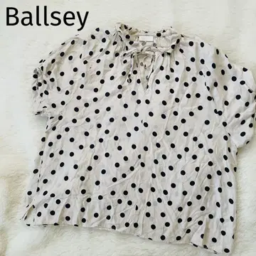 Ballsey 보르지 도트 프린트 넥 프릴 블라우스 베이지 도트