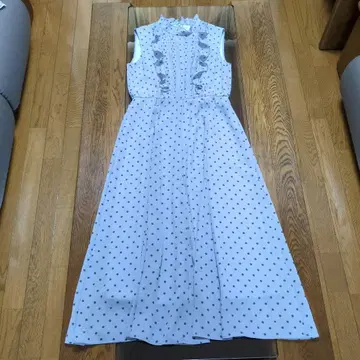 ANAYI 아나이 스카이블루 도트 프릴 슬리브리스 원피스