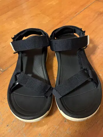 Teva 테바 허리케인 샌들 프릭스스토어 한정판 모델