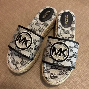MICHAEL KORS MK 로고 샌들