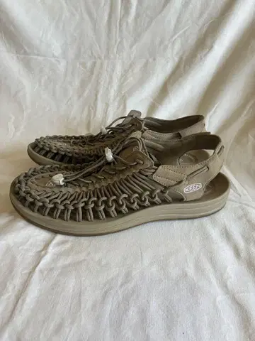킨 유니크 KEEN UNEEK 29.0 US11 팀버 울프