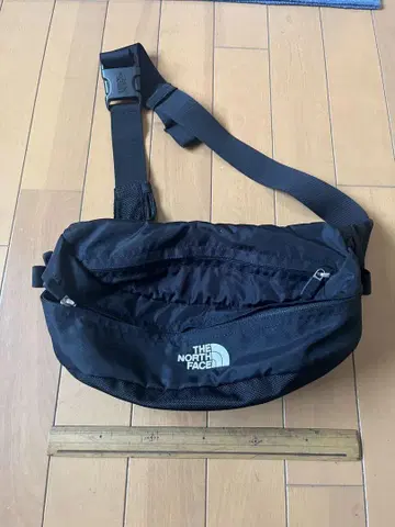 THE NORTH FACE 블랙 바디백