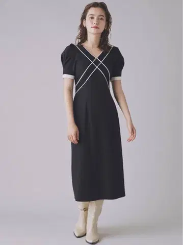 LILY BROWN 크로스 디자인 원피스