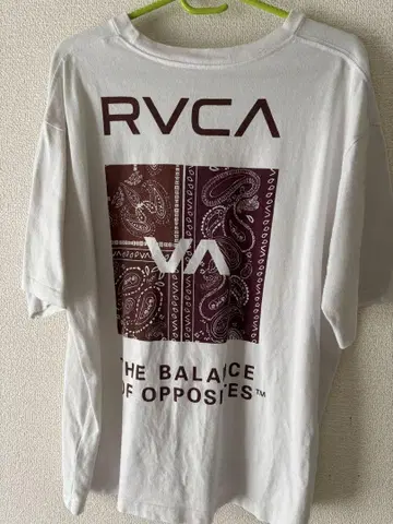RVCA 반다나 패턴 프린트 티셔츠