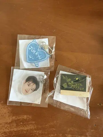 treasure 준규 캡슐 토이 얼굴 아크링 키링