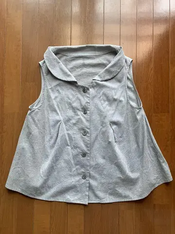 자비로운 비 카라 부착 베스트