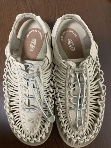 [ 새상품 ] KEEN UNEEK 샌들 26cm SAFARI/SAFARI