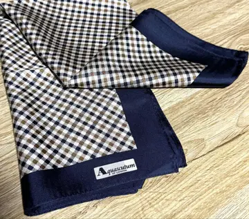 Aquascutum 아쿠아 스큐텀 스테디셀러 클럽 체크 무늬 실크 스카프