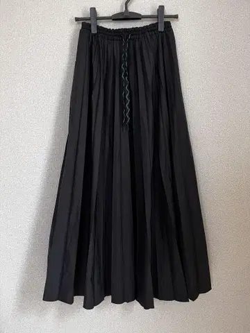 nagonstans 워셔블 플리츠 스커트 블랙