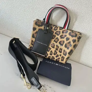 타미힐피거 레오파드 무늬 토트백 2way 패스 케이스 포함