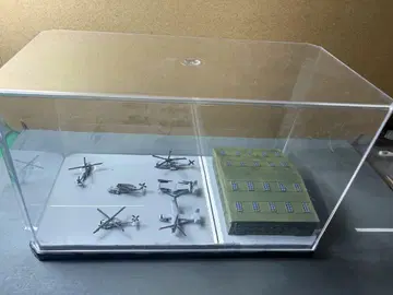 1/72 헬리콥터 6대와 격납고 세트