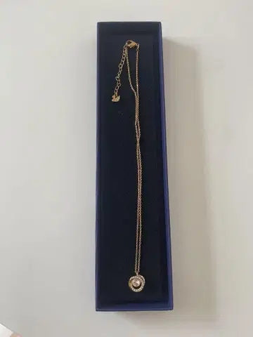 SWAROVSKI 로즈 골드 펜던트