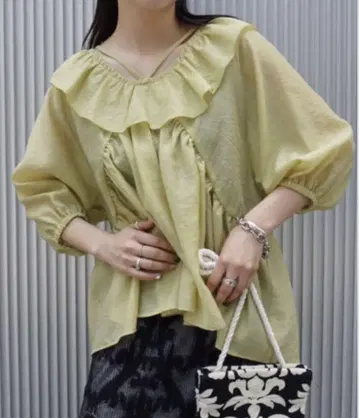 새상품급 AMERI 2WAY PEPLUM FRILL BLOUSE