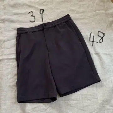 Theory 블랙 숏 팬츠 39/48S 사이즈