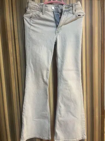 밝은 블루 부츠 컷 데님