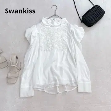 v133 Swankiss 프릴 디자인 쉬폰 블라우스 화이트 F
