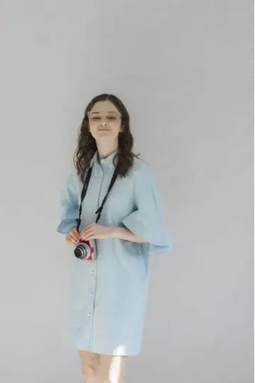 pinue 플레어 슬리브 셔츠 원피스 색스