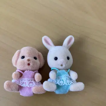 실바니안 패밀리 개와 토끼 인형
